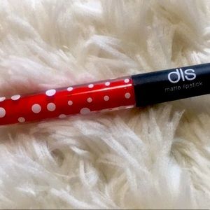 NEW DLS Matte Liquid Lipstick Lipgloss • in Phantom • Red • Velvet Application